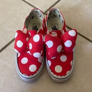 DISNEY/VANS Minnie Mouse Special Edition Slip Ons